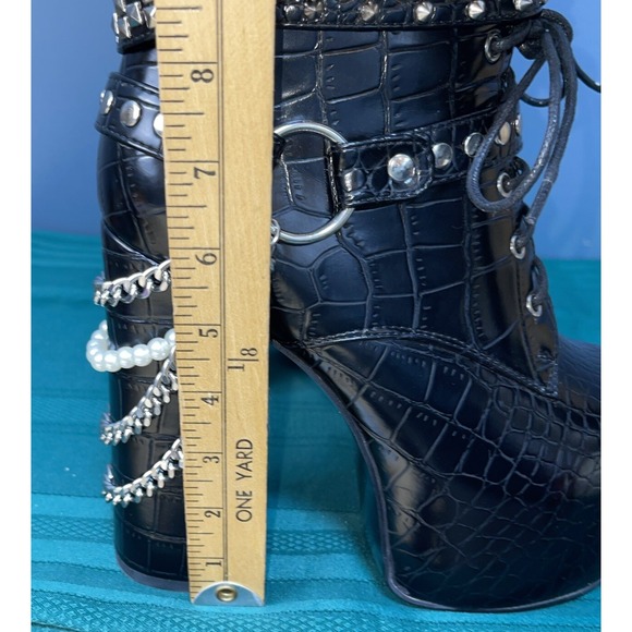 Azalea Wang Black Crocodile Boots, size 10 Studs Chains Platform Pearls - Picture 8 of 11